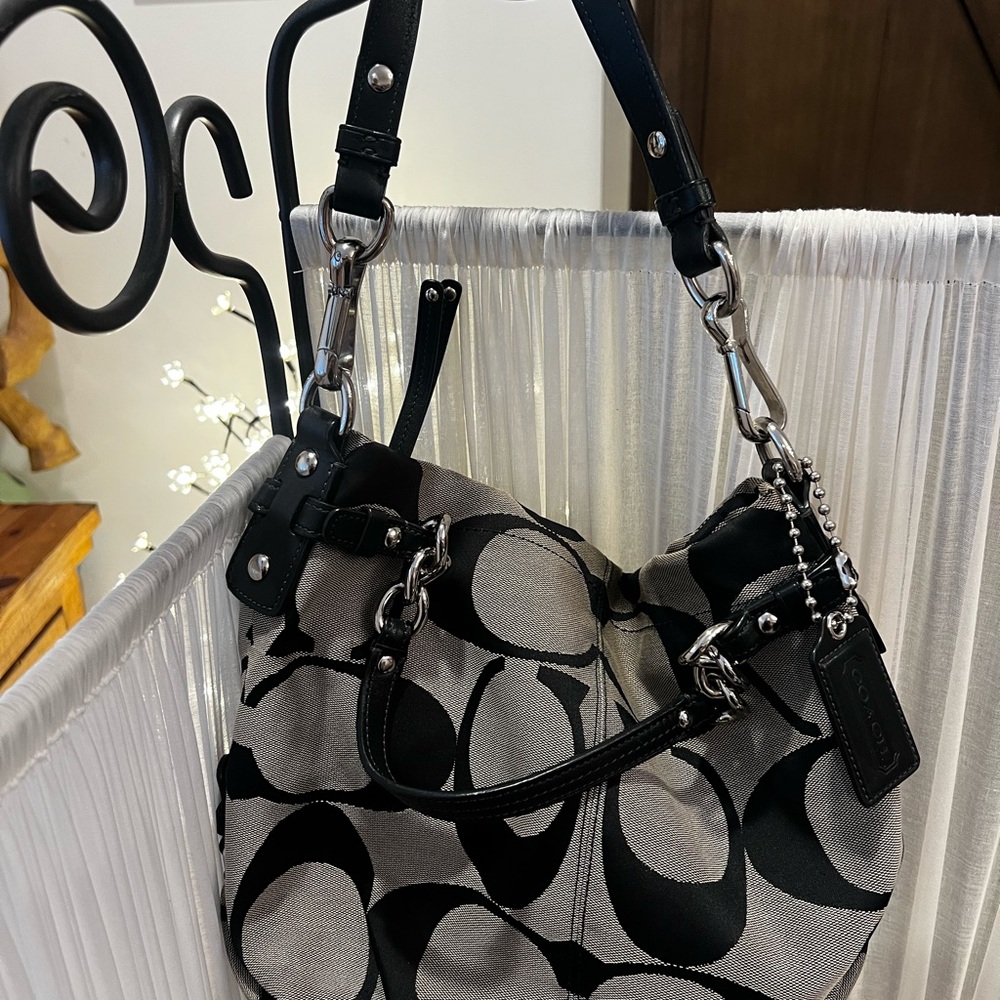 Coach Black and Cream Shoulder Bag